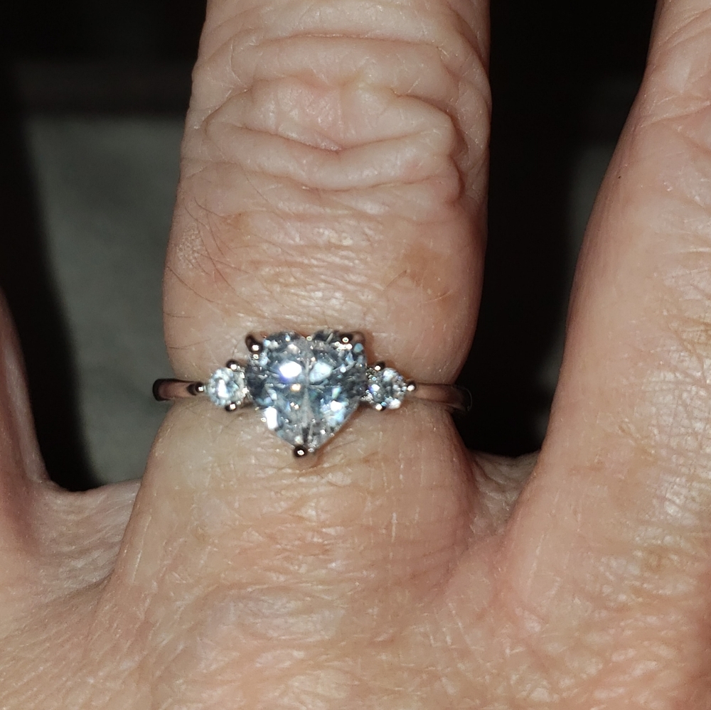 White Sapphire ❤ shaped/Sweet❤ Ring